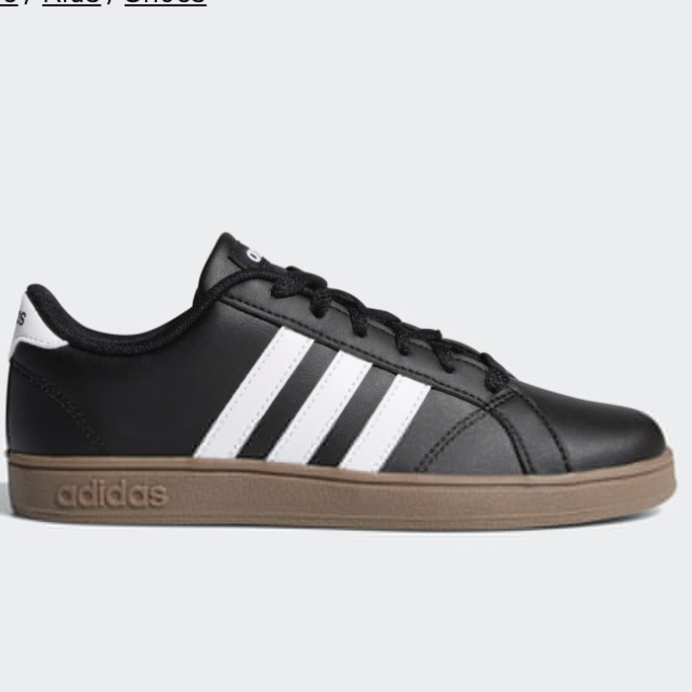 Adidas NWT Black 3 stripe Gum Bottom Baseline K